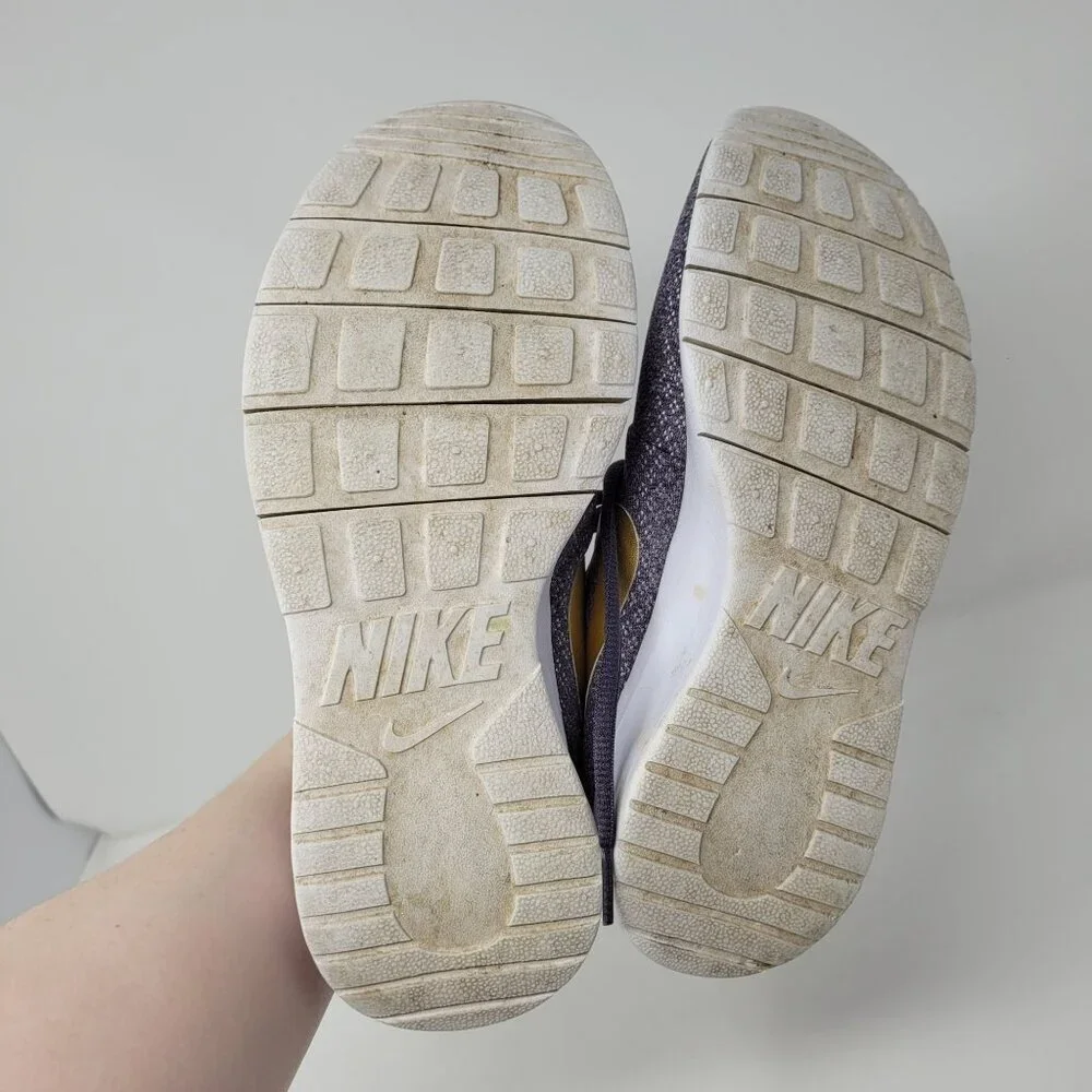 Nike Kids Tanjun girls 5.5 YOUTH purple pink lace up sneakers 818384-502